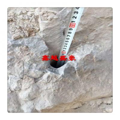 博爾塔拉阿勒泰邊坡防護網施工案例